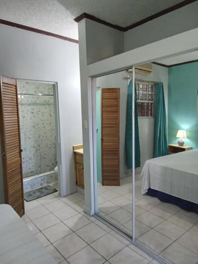 Lägenhet The Couples Inn Montego Bay